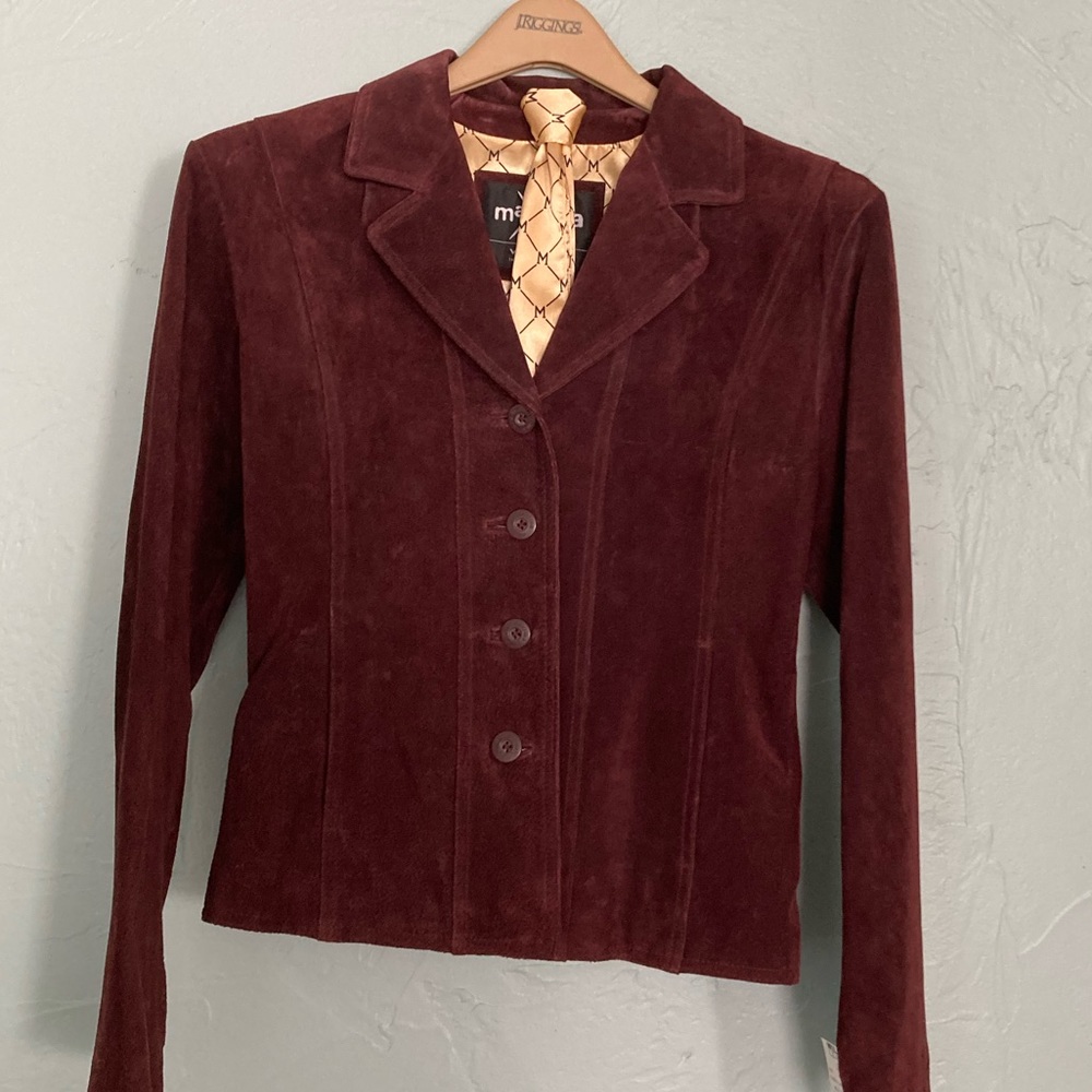 Wilson Leather Jacket vintage 
NWT-M
Maroon